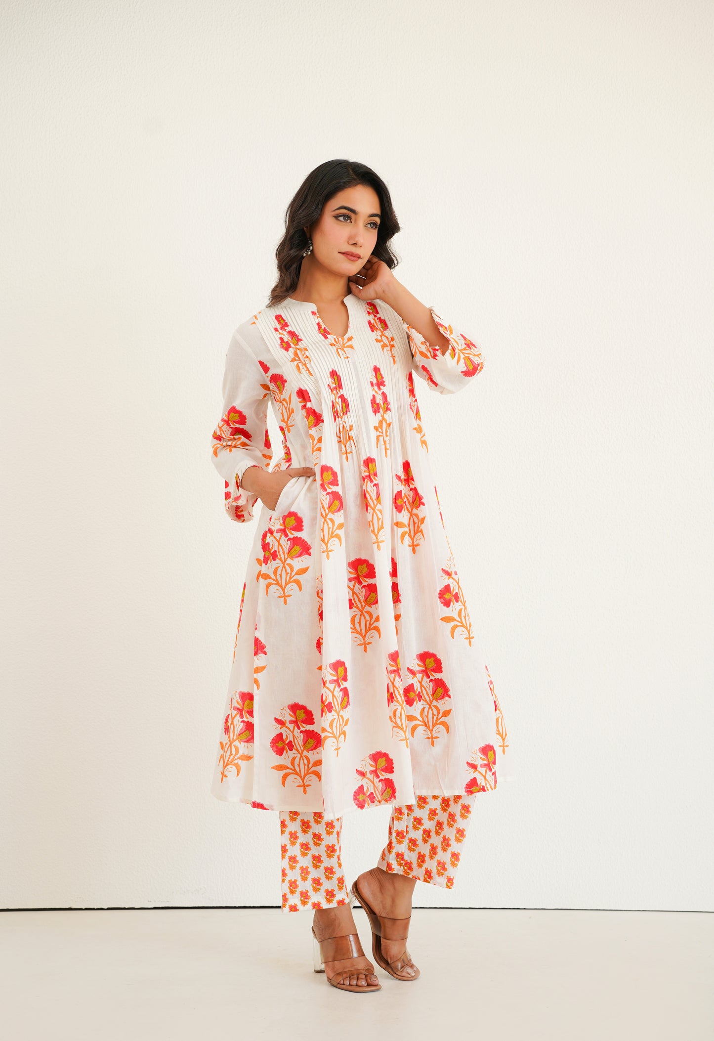 White floral Printed Kurta with Bottom