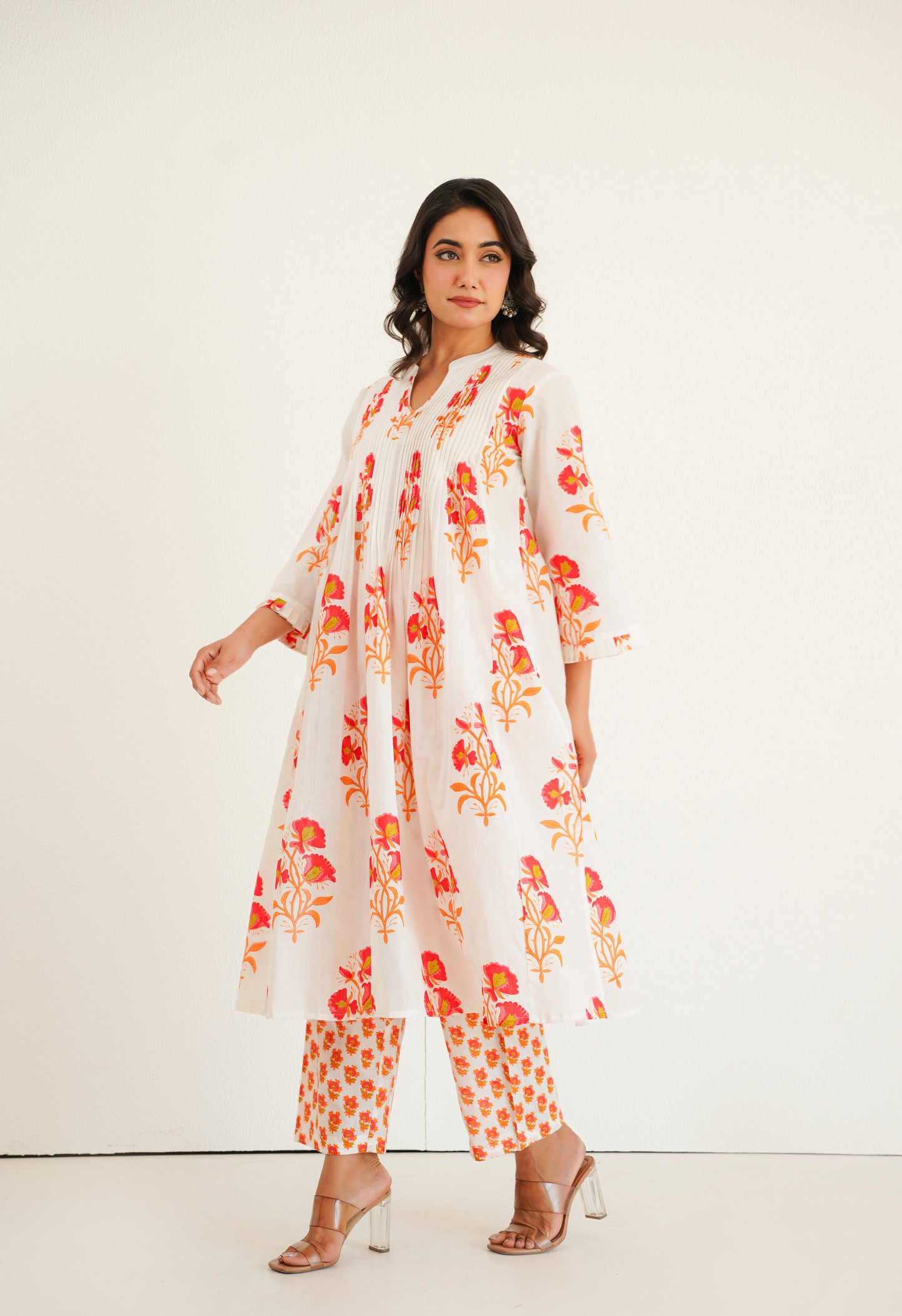 White floral Printed Kurta with Bottom