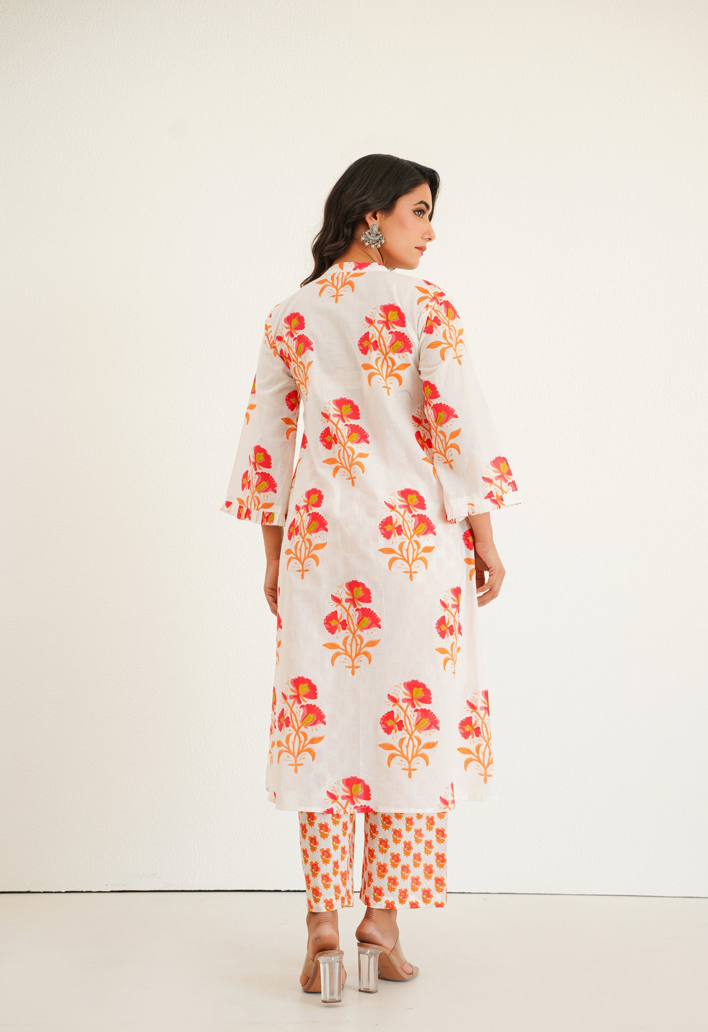 White floral Printed Kurta with Bottom