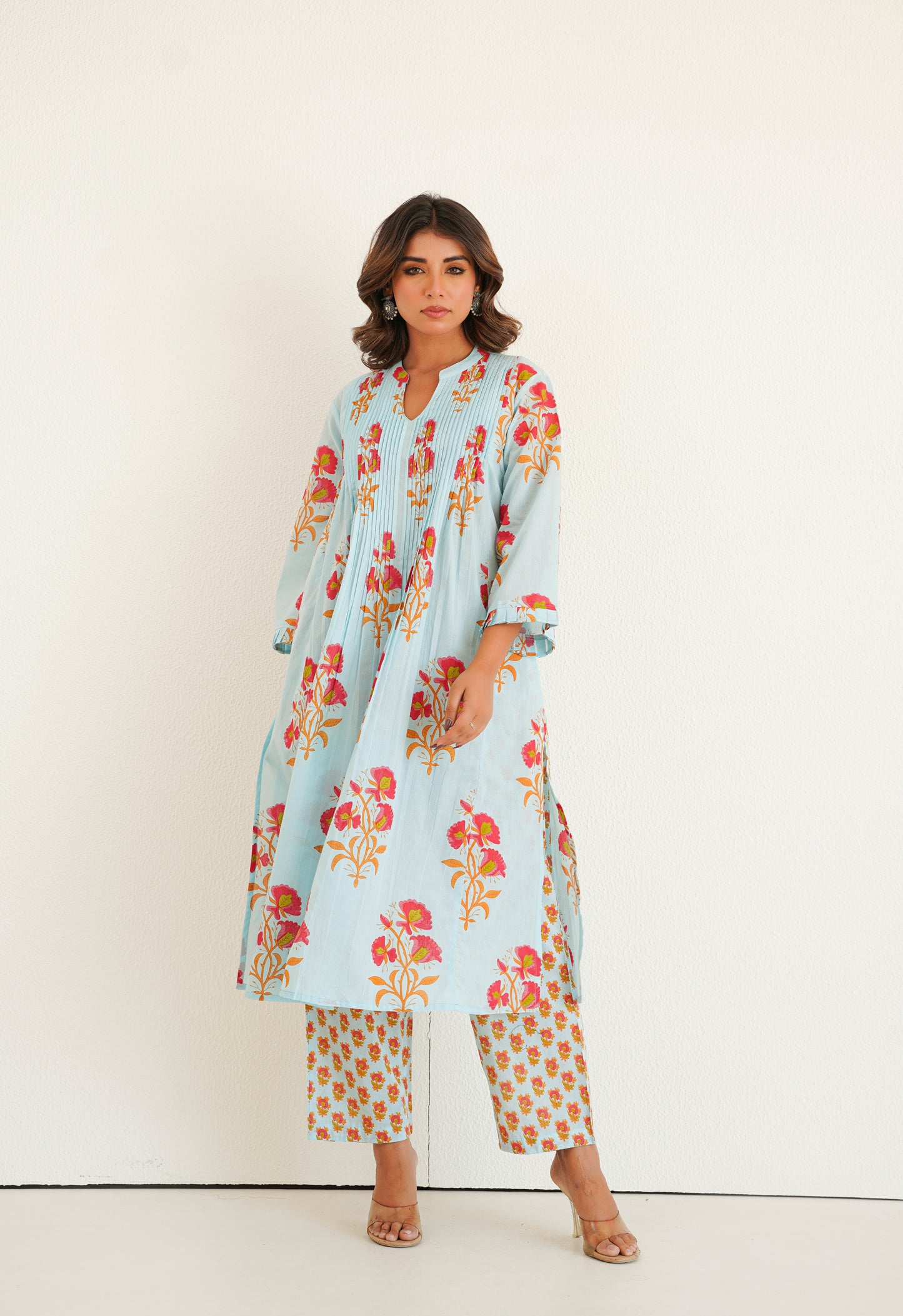 Blue floral Printed Kurta with Bottom